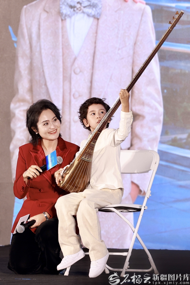 2026“万人说新疆”创作者分享会在乌鲁木齐启幕