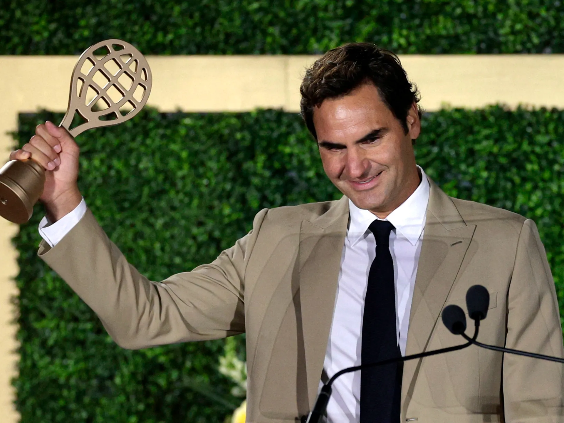 Tearful Roger Federer inducted into Tennis Hall of Fame
