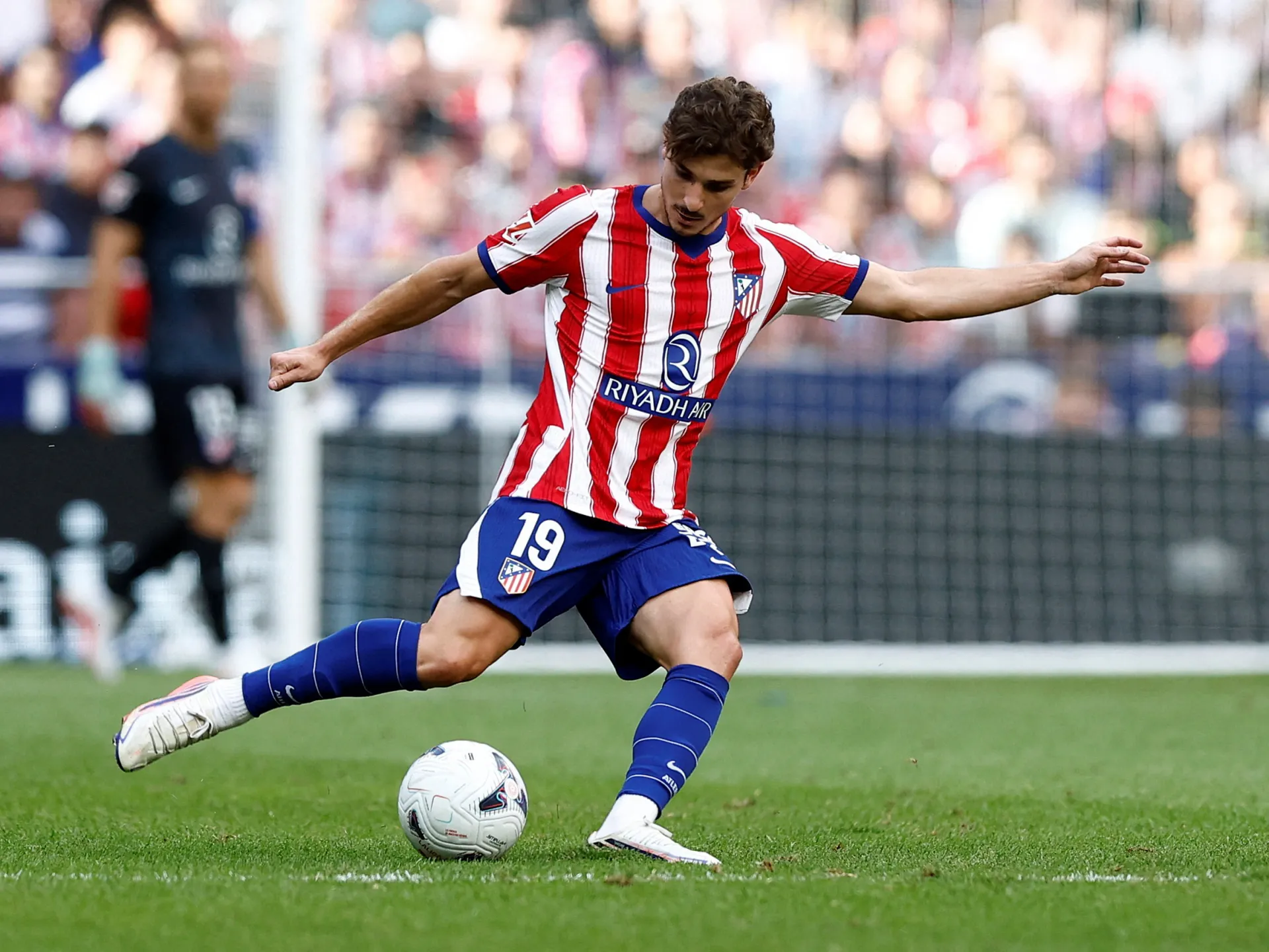 Alvarez returns to Atletico training amid Barcelona, Arsenal transfer links
