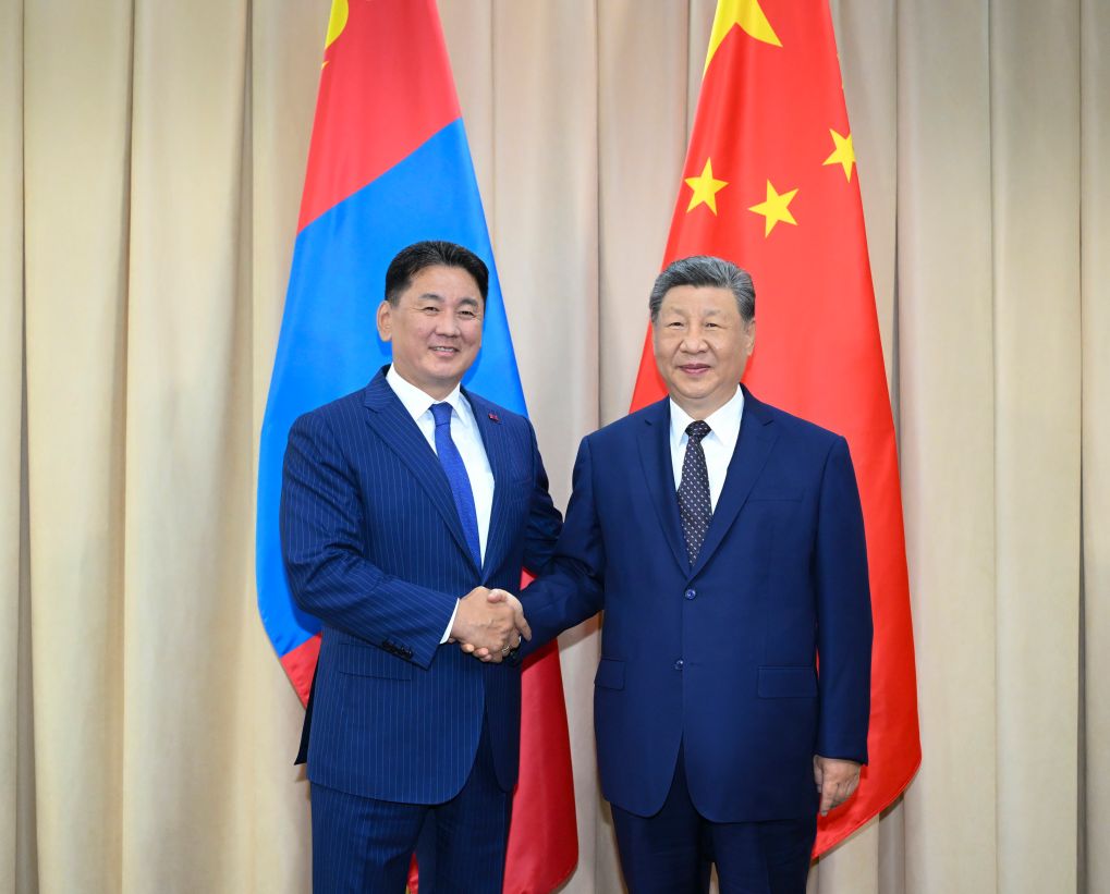 新华图讯丨习近平会见蒙古国总统呼日勒苏赫