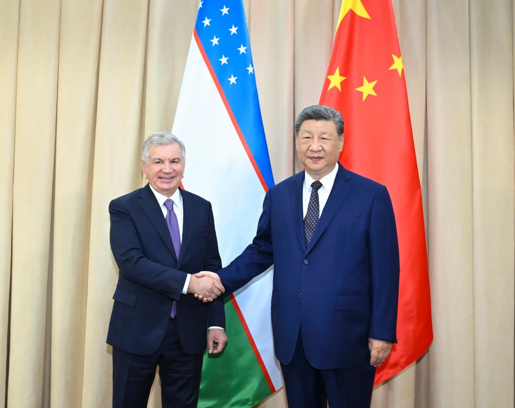 新华图讯丨习近平会见乌兹别克斯坦总统米尔济约耶夫