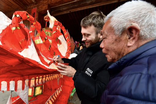 广东医疗援疆专家：薪火传承夯实受援地医疗根基 守护边疆万家安康