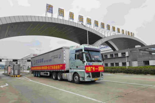宁盐高速高邮湖特大桥跨淮河入江水道连续梁全线贯通 项目建设提速冲刺