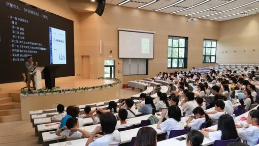 施一公在人民日报撰文：《人工智能时代，教育何为》
