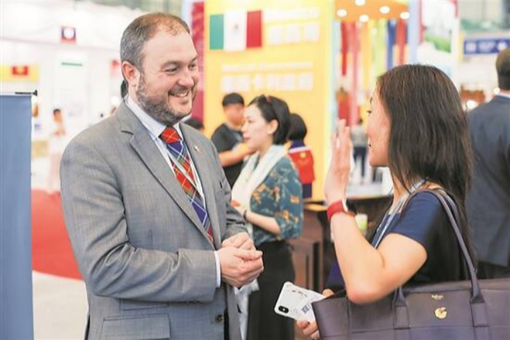 商用航空中心扩建工程竣工 香港再添世界级商务机客运大楼