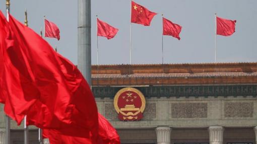 【好评中国】从挥镰汗淌到农机轰鸣，“三夏”抢收有了新底气