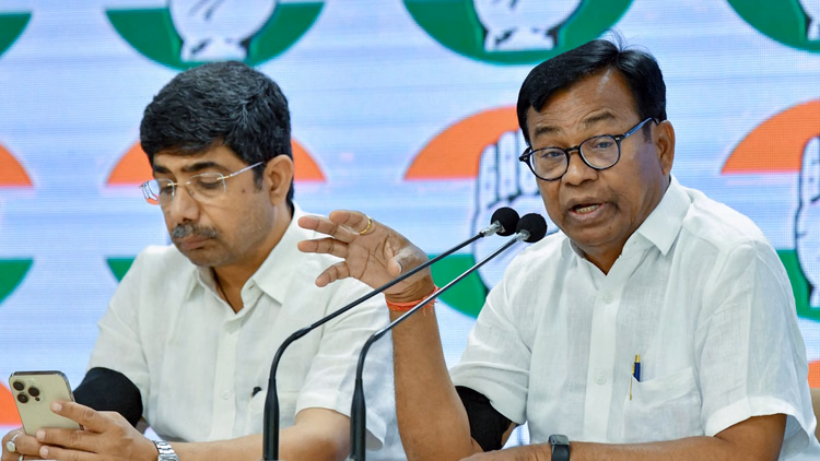 Odisha: शिकायत लेकर बीडीओ के पास पहुंची महिला सरपंच जेल कैसे पहुंची? ओडिशा कांग्रेस अध्यक्ष ने उठाए गंभीर सवाल