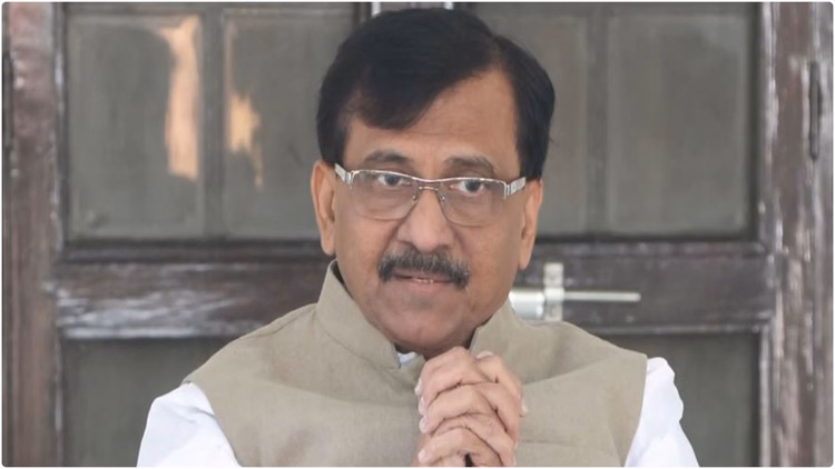 उद्धव ठाकरे की बैठक में सांसदों के न पहुंचने उठ रहे सवाल: संजय राउत का दावा- शिवसेना यूबीटी के सभी MP एकजुट