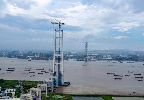 李家超：香港科研优势可支持国家汽车产业“马力全开”