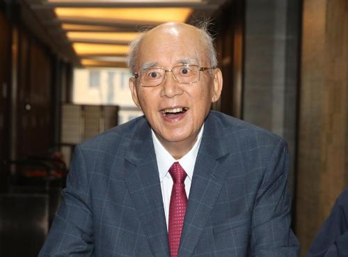 李强将出席第十七届夏季达沃斯论坛 外交部介绍中方期待