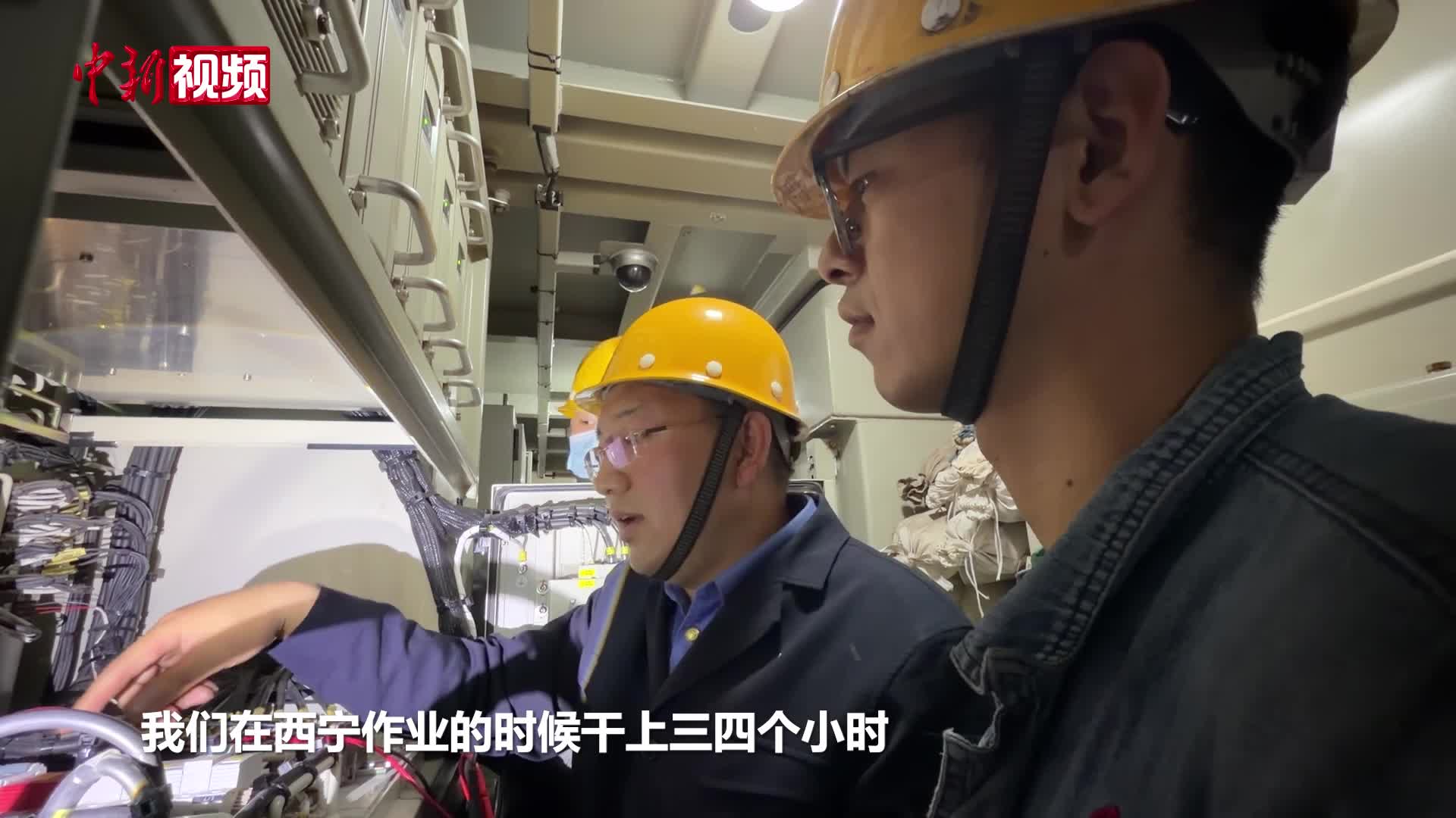 中国海警位中国黄岩岛领海及周边区域执法巡查