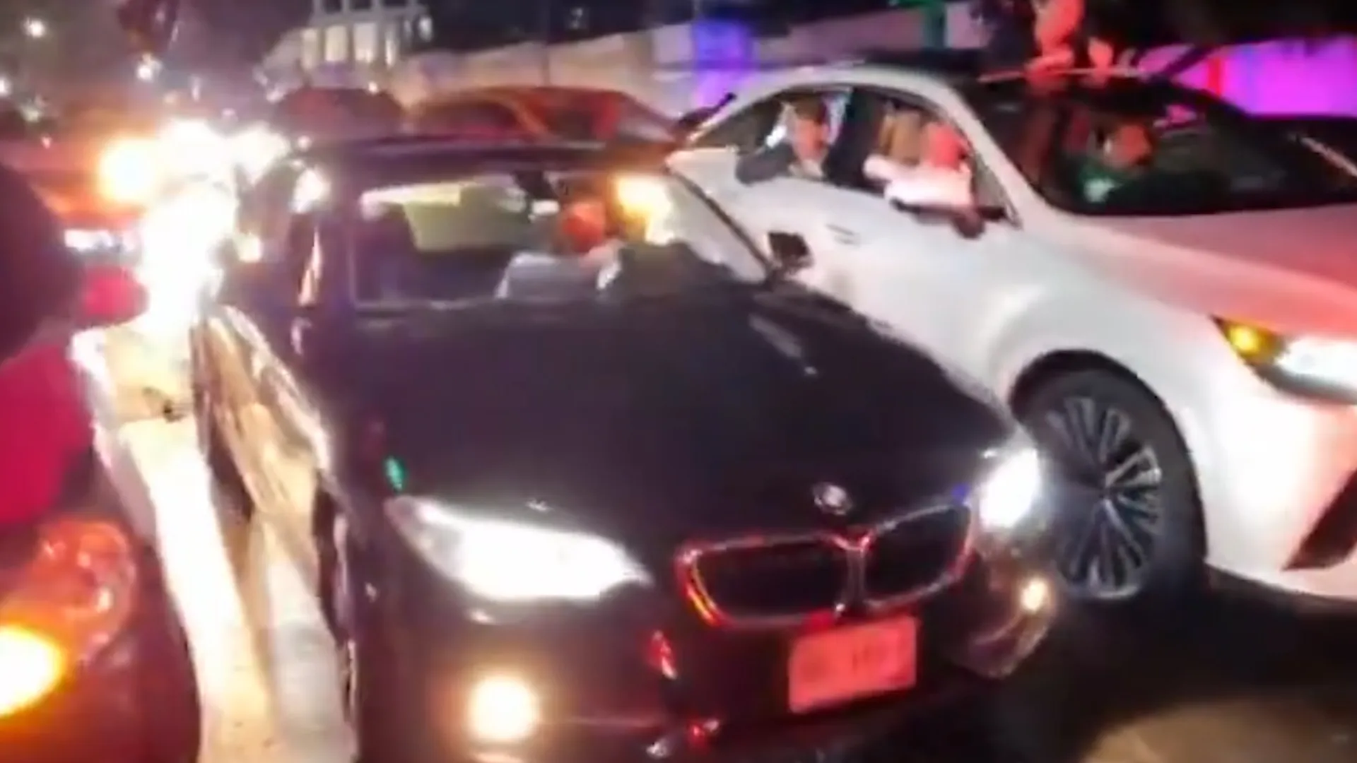 Mexican fans keep Ecuador’s team awake before World Cup showdown
