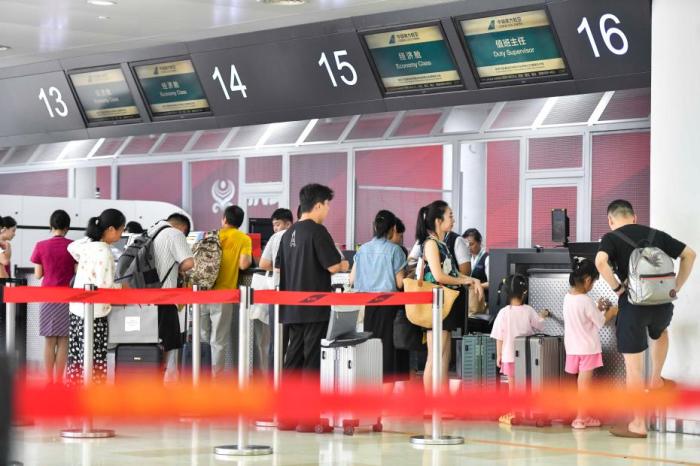 江西南昌：市民重温“红色摇篮”峥嵘岁月