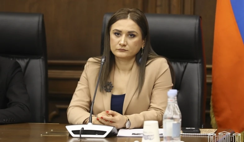 Հայաստանում որոշել են փոխել ժողովրդի «ծառաների» երդման տեքստը