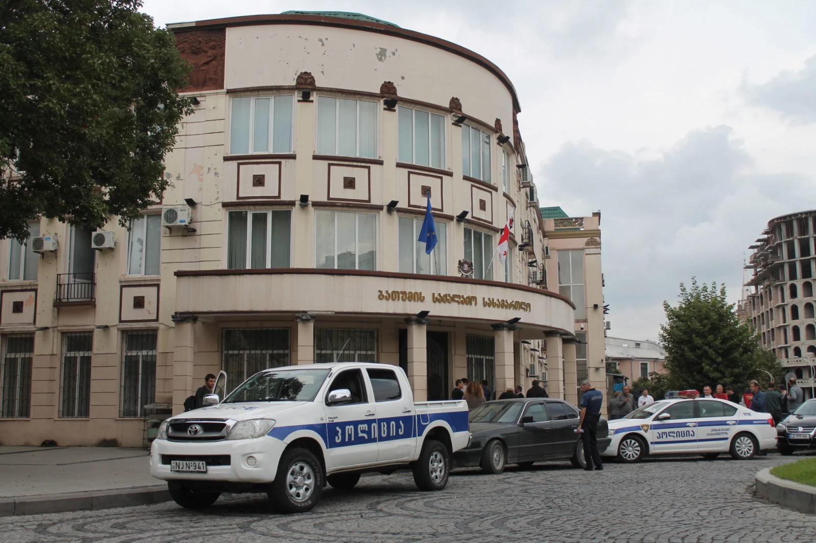 Բաթումի դատարանը ցմահ ազատազրկման է դատապարտել աղջկան բռնաբարած մանկապիղծին