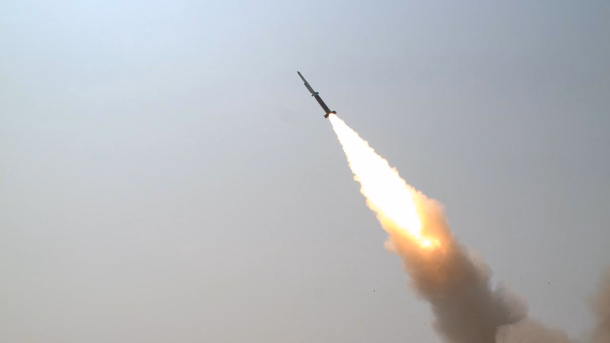China Tests Missile: चीन ने परमाणु पनडुब्बी से दागी लंबी दूरी की मिसाइल, जापान-ऑस्ट्रेलिया को आपत्ति क्यों?