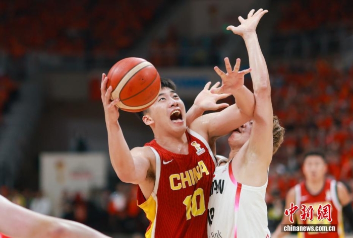 中国男篮战胜中国台北男篮 晋级世预赛第二阶段
