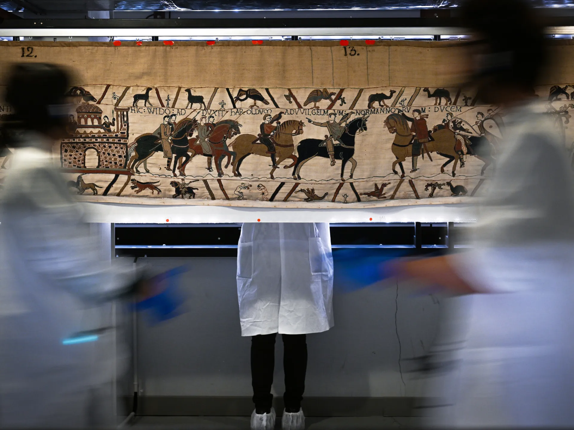 Bayeux Tapestry smuggled into Britain for first visit in 1,000 years