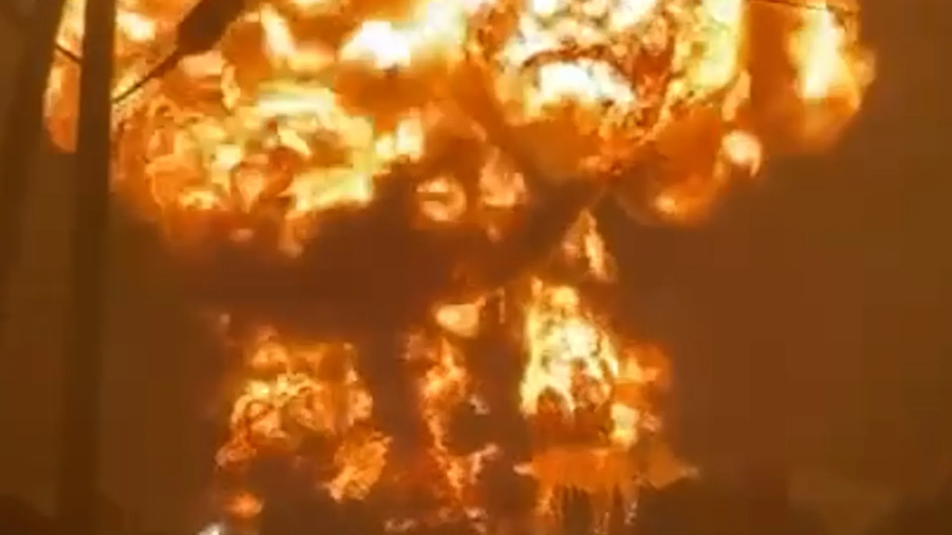Explosions and large fires following Ukrainian attacks on Russia