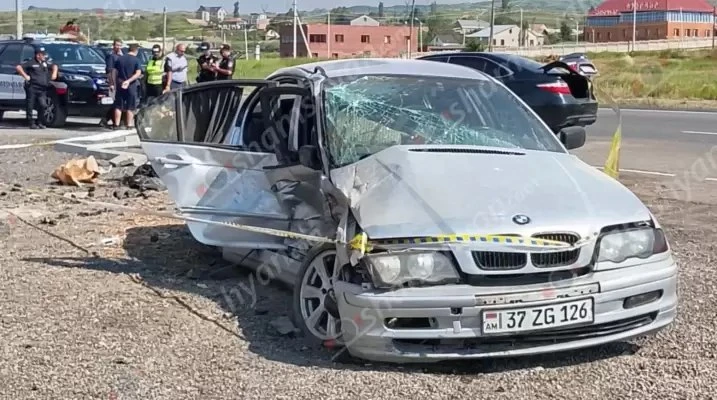 Գեղարքունիքի մարզում բախվել են BMW-ն ու Toyota-ն. 6 վիրավորներից 6 ամսական տղան հիվանդանոցում մահացել է