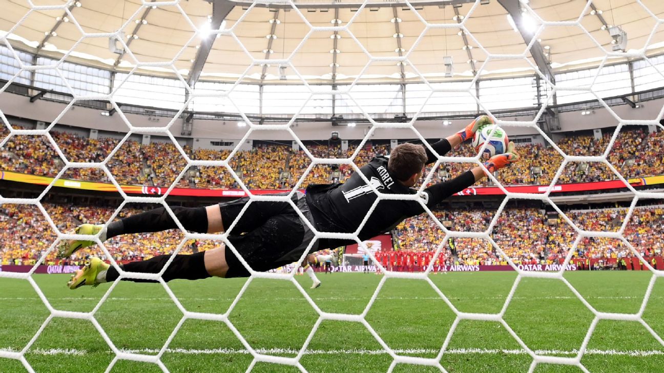 Preparing for penalties: How goalkeepers get ready...
