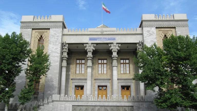 Իրանի ԱԳՆ-ն դատապարտել է ԻՀՊԿ-ն ահաբեկչական կազմակերպություն ճանաչելու մասին Բրիտանիայի որոշումը
