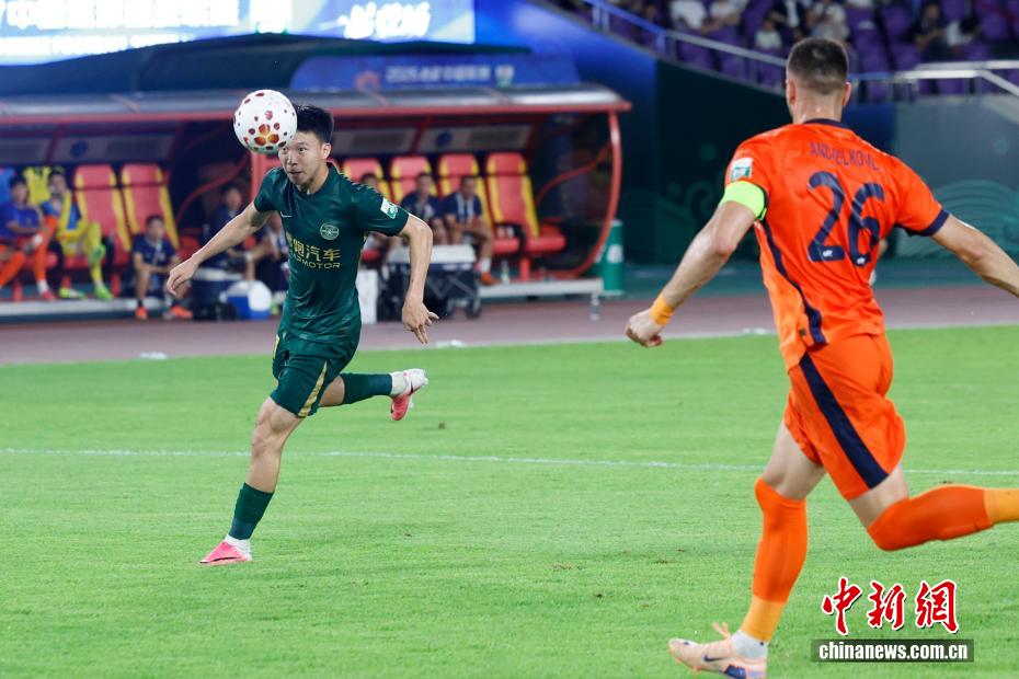 中超联赛：浙江俱乐部绿城3比2战胜青岛海牛