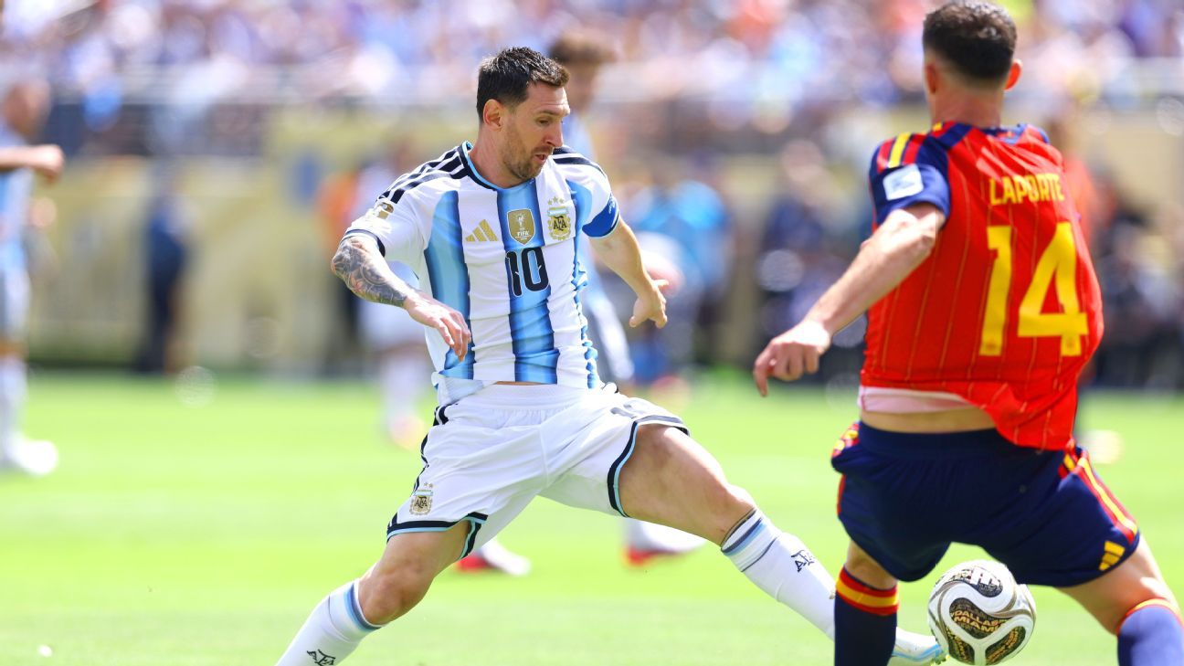 Argentina FA president tributes Messi, Scaloni