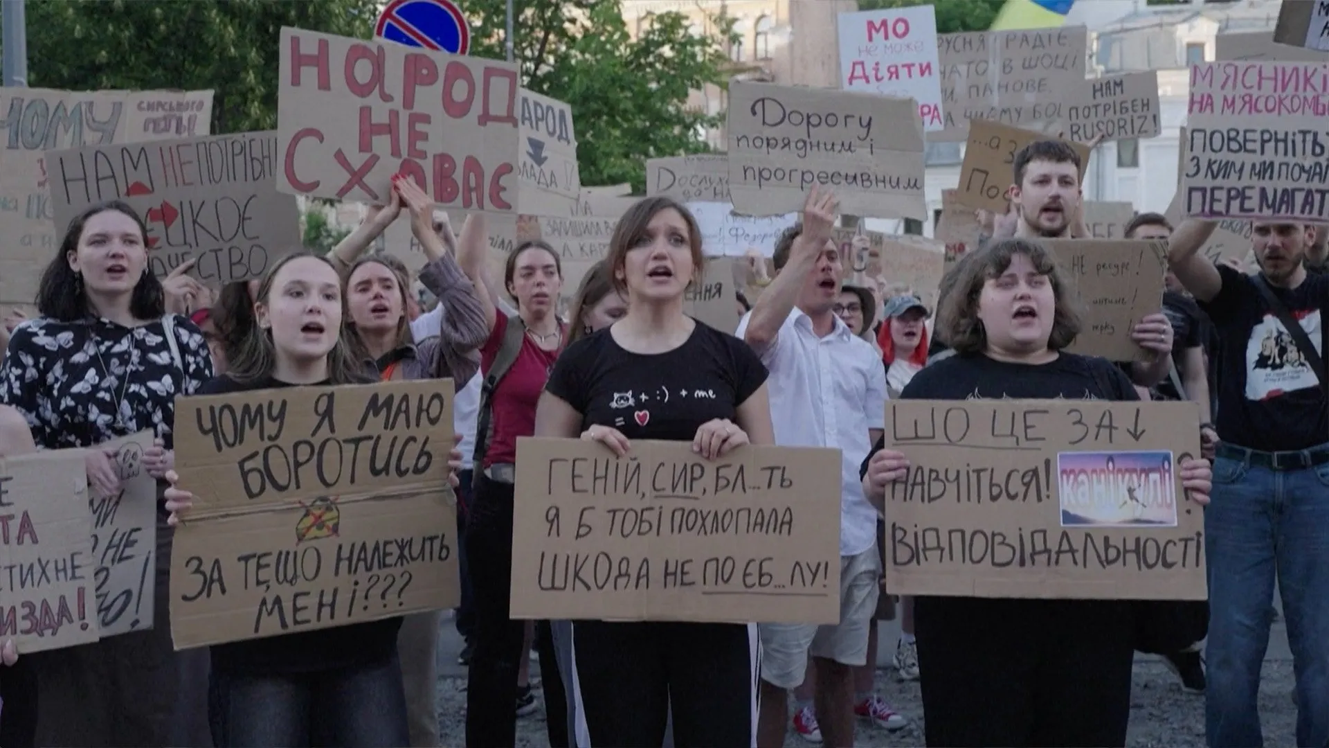 Zelenskyy replaces Ukraine’s commander-in-chief after days of protests