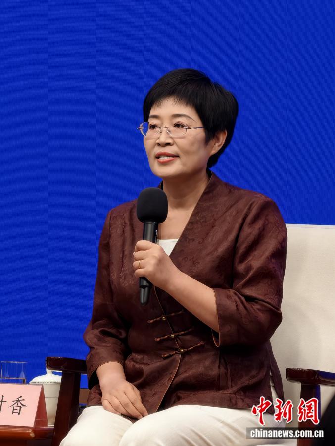 国新办记者见面会上的“基层声音”：工作很繁杂但也最有温度